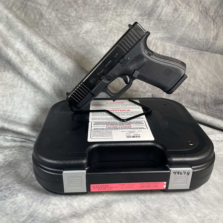 #4544 • Glock 19 Gen 5 9mm Luger Semi-Auto Pistol, SN: CESF245