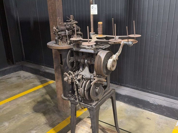 circular-knitting-machine-image-53