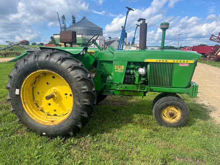 john-deere-3020-image-7