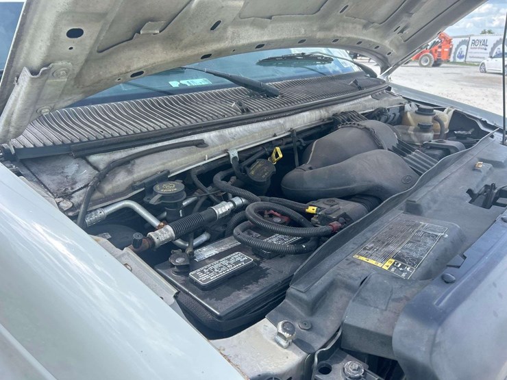 2012-ford-e150-image-8