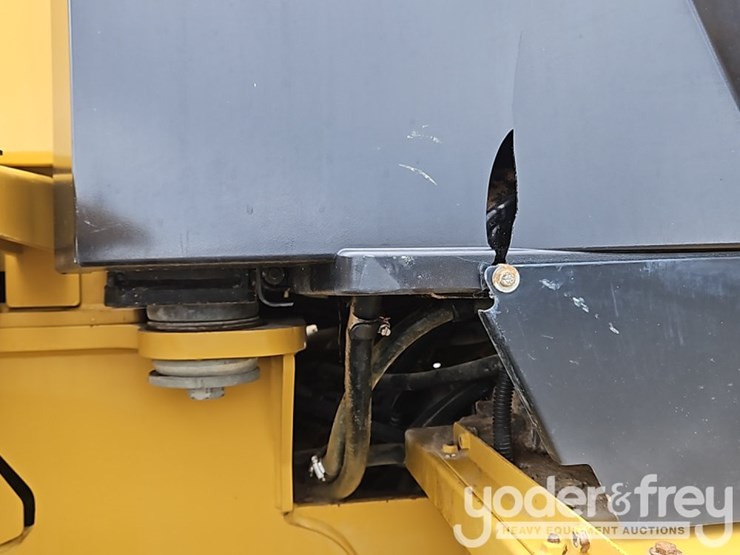 2015-caterpillar-926m-image-23
