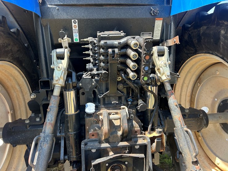 2014-new-holland-t6.175-image-6