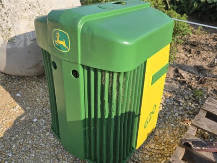 #3860-•-john-deere-620-0r-60-grill-image-5