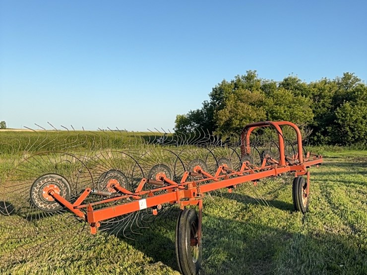 9-wheel-hay-rake-image-2