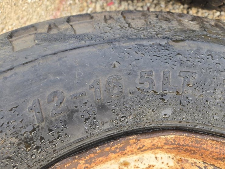 #3937-•-12-16.5-lt-tire-and-rim-image-3