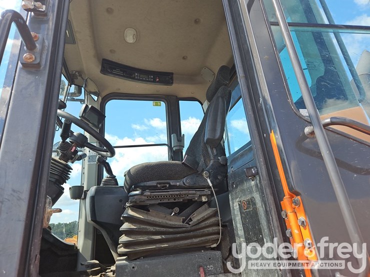 2019-doosan-dl250-5-image-23