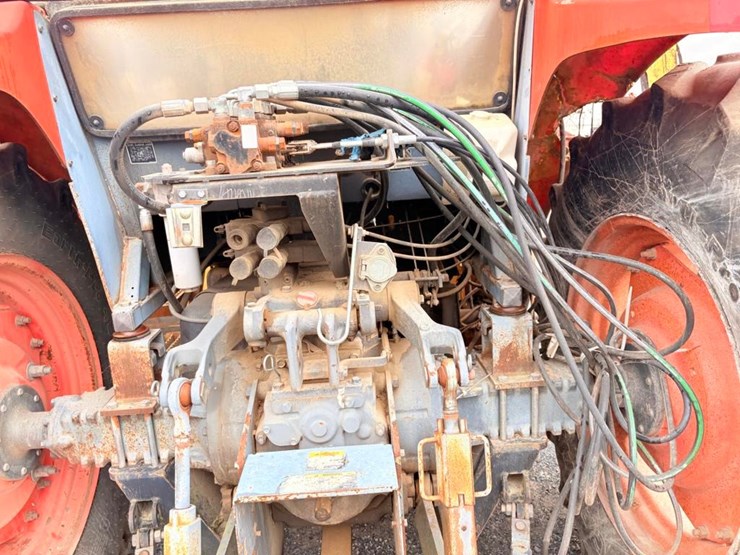 kubota-m108s-image-11