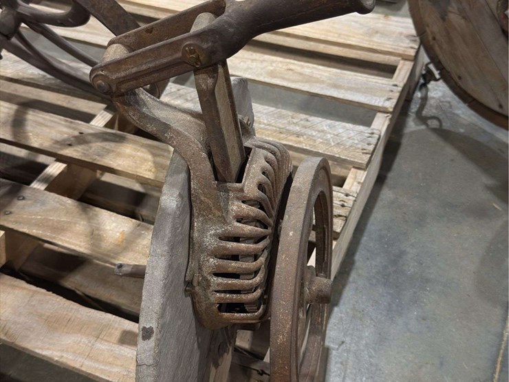 various-cast-iron-parts-mounted-to-wood-image-21