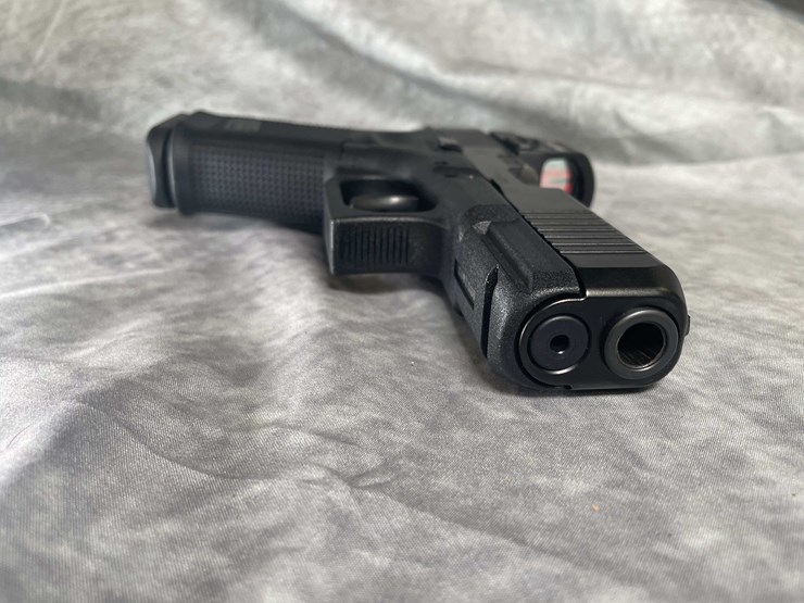 #4562-•-glock-19-gen-5-9mm-luger-semi-auto-pistol,-sn:-cdyz003-image-4