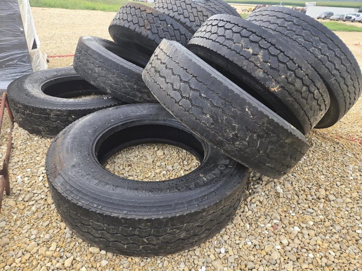 #3951-•-(9)-295/75r22.5-tires-image-10