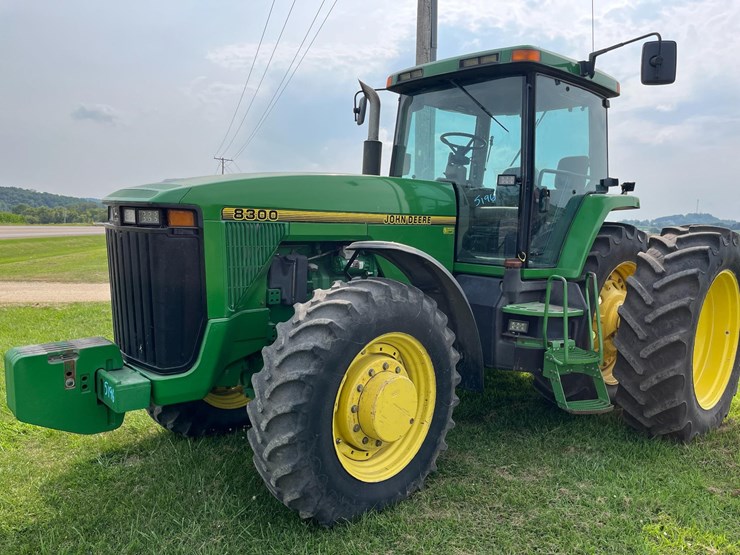 john-deere-8300-image-6