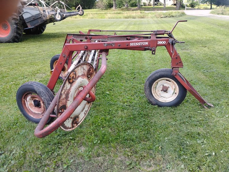 hesston-3900-image-7