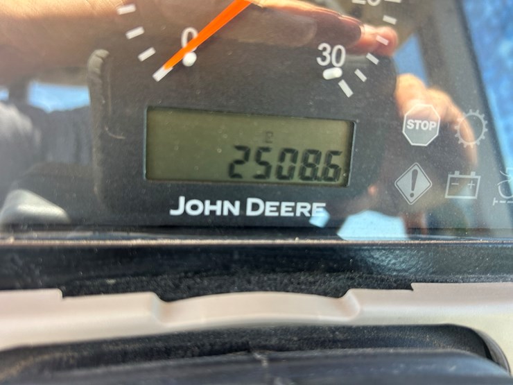 john-deere-6140d-image-41