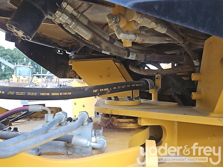 2015-caterpillar-926m-image-42