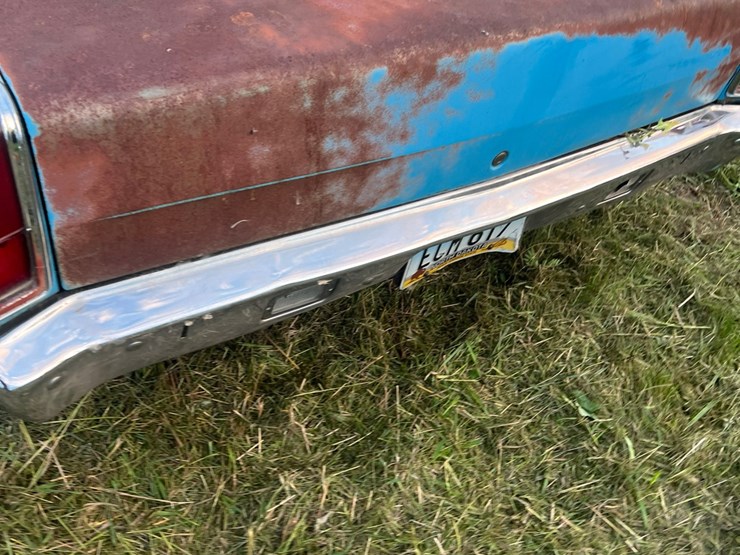 1972-plymouth-valient￼,-slant-six-engine-and-manual-transmission,-glass-is-good,-leaf-springs,-been-sitting-for-a-long-time.-image-65