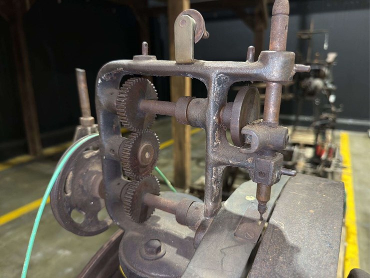 foot-powered-treadle-machine-image-7