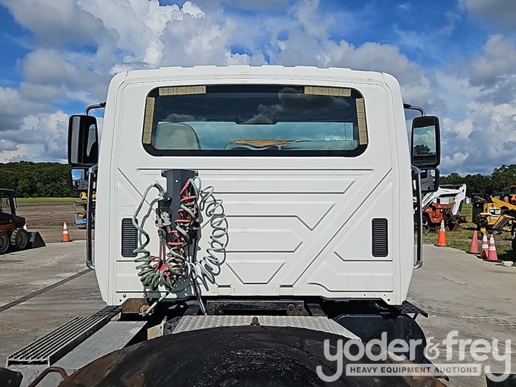 2006-international-durastar-4300-image-18