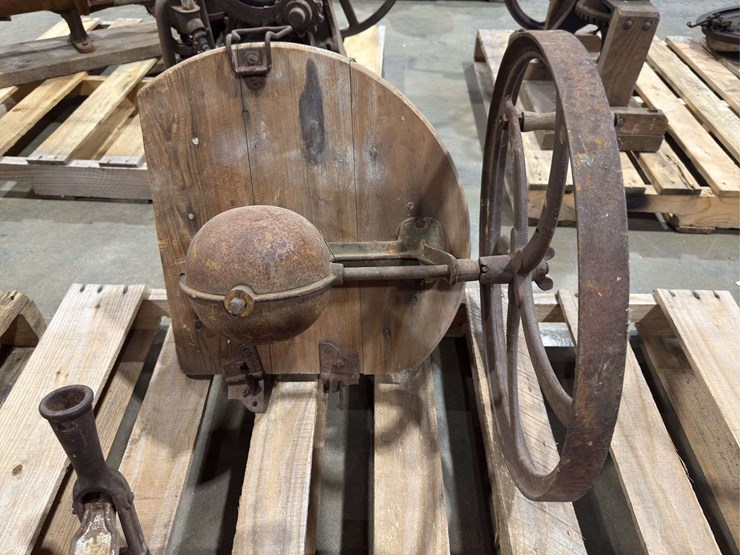 various-cast-iron-parts-mounted-to-wood-image-9