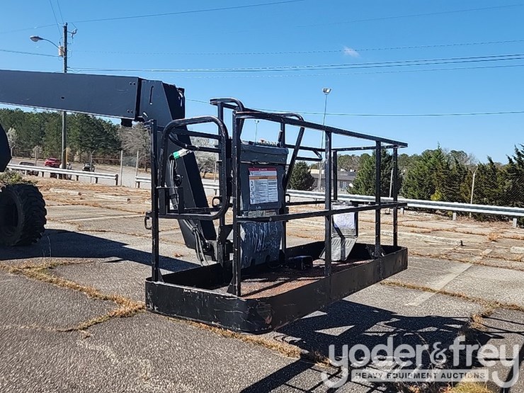2014-jlg-800aj-image-18