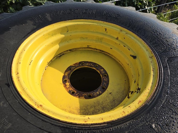 #3858-•-23.1-x-26-tires-on-8-bolt-rims-image-6