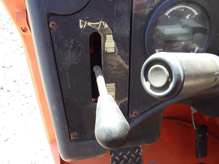 2013-jlg-g6-42a-image-25