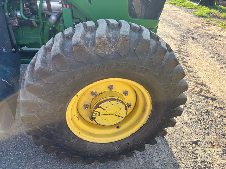 2020-john-deere-5065e-image-8