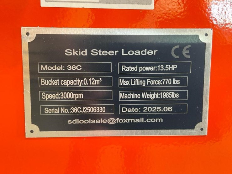 #1013-•-unused-future-ft36c-mini-skid-steer-image-9