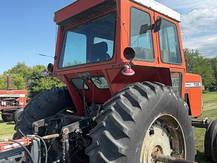 massey-ferguson-1135-image-8