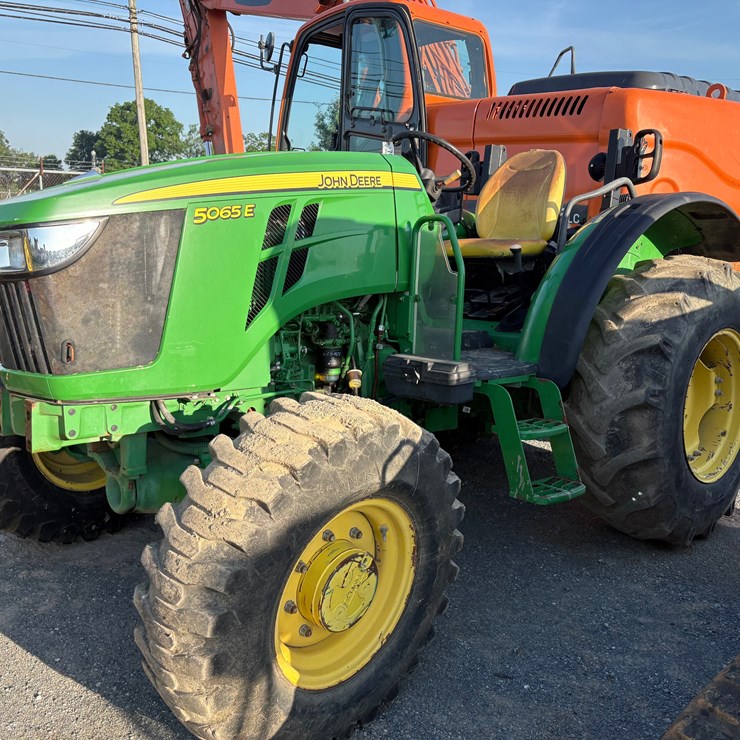 2020 JOHN DEERE 5065E