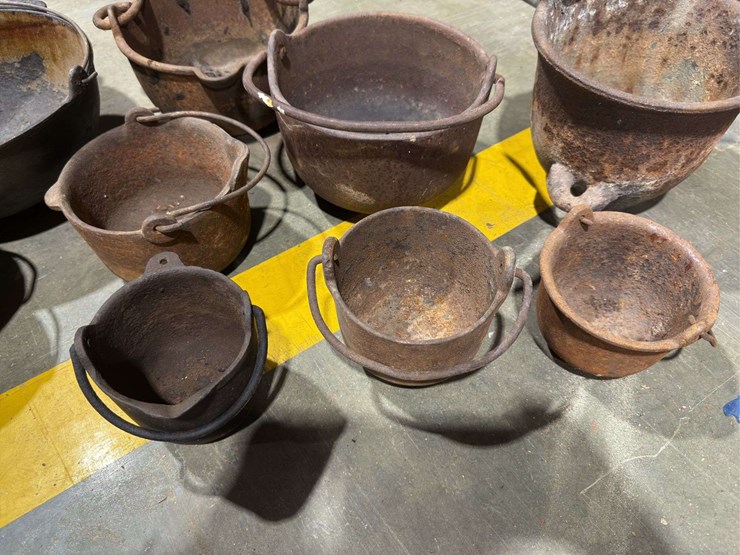 large-group-of-cast-iron-pots-image-5
