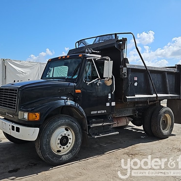 2001 INTERNATIONAL 4700
