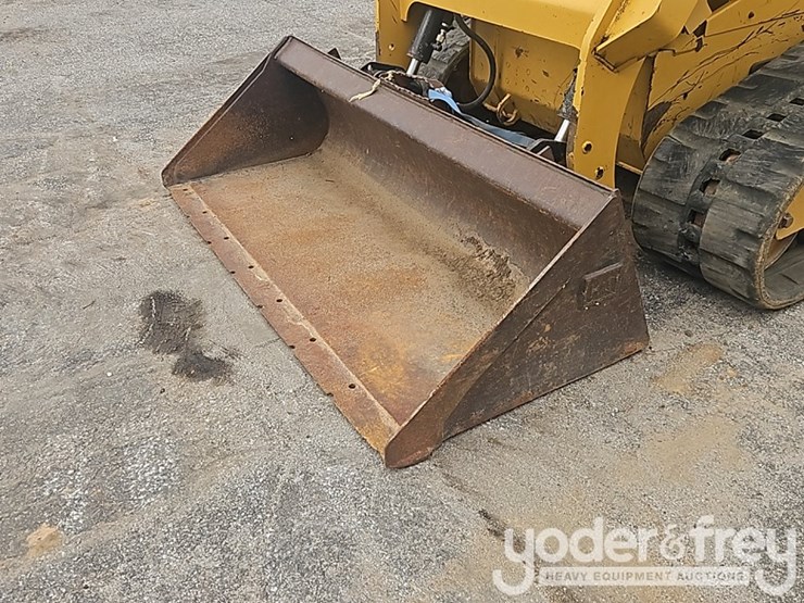 2017-caterpillar-259d-image-11
