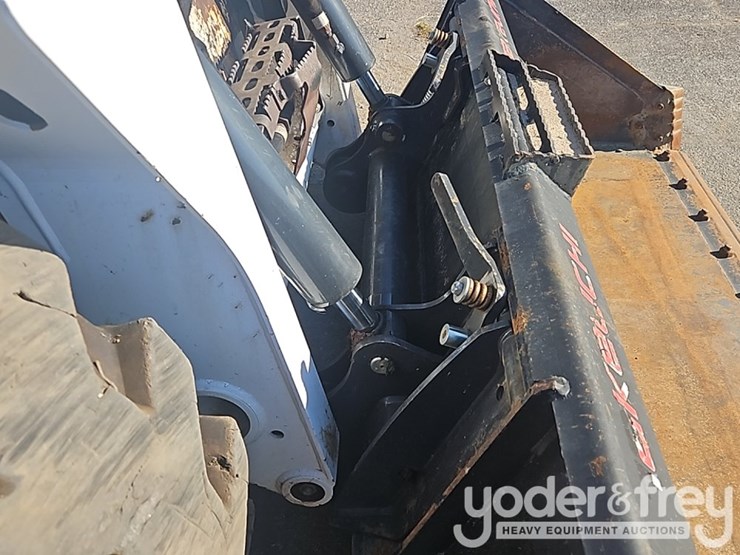 2019-bobcat-s550-image-16