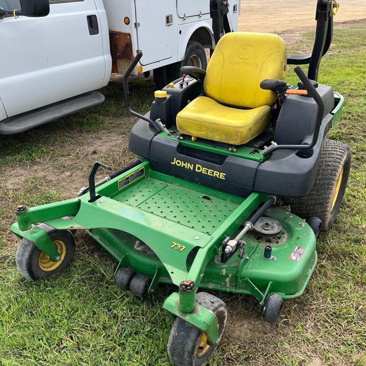 JOHN DEERE 737