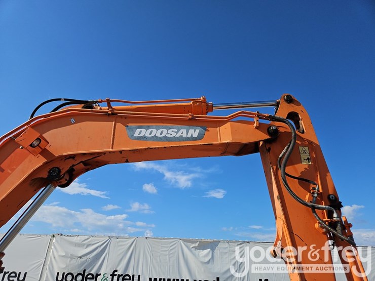 2019-doosan-dx85r-3-image-15