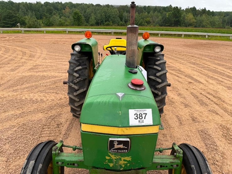 1980-john-deere-2240-image-17