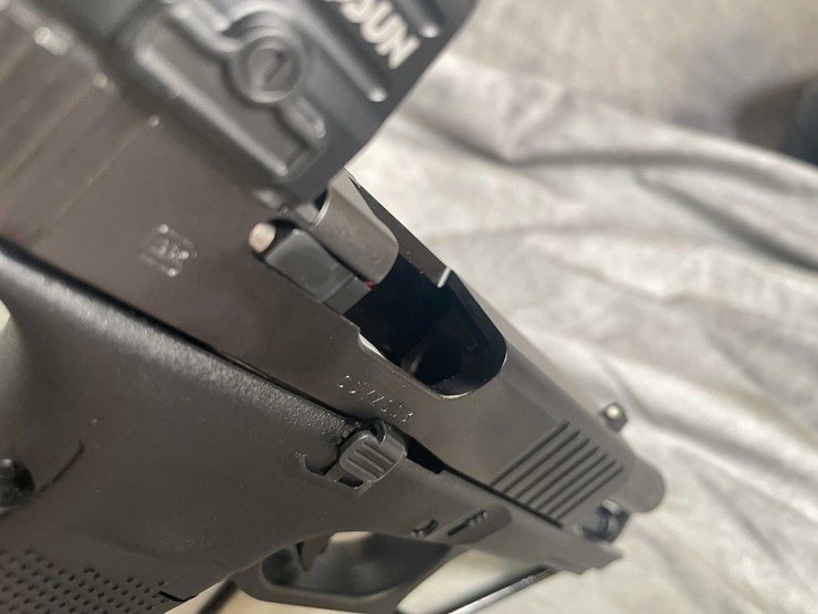#4562-•-glock-19-gen-5-9mm-luger-semi-auto-pistol,-sn:-cdyz003-image-13