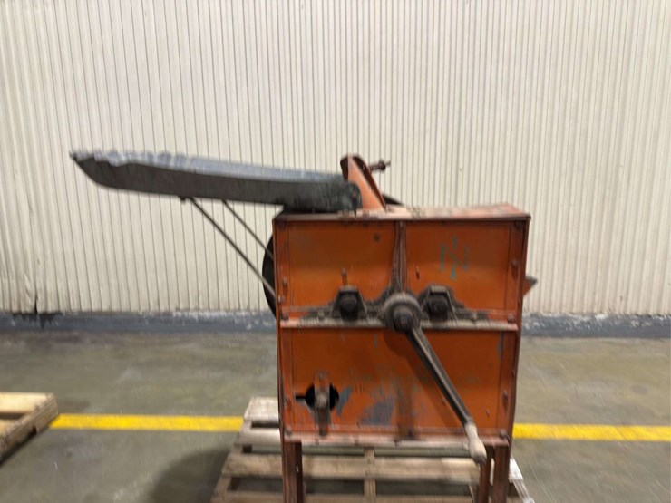 new-idea-corn-sheller-image-2