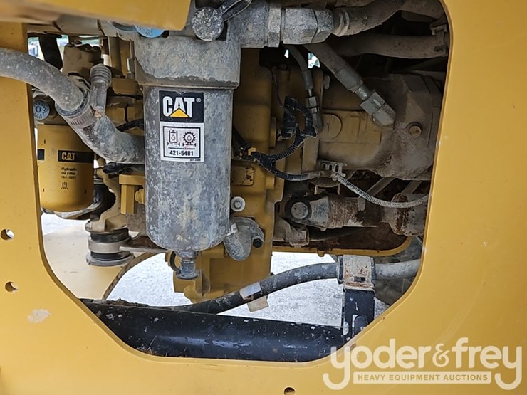 2015-caterpillar-926m-image-40