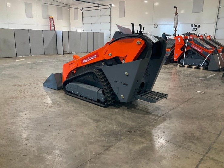 #1009-•-hurricane-hrc600l-mini-skid-steer-loader-image-2