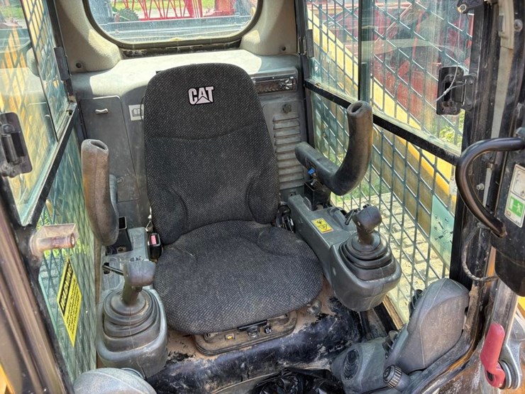 2014-caterpillar-289d-image-23