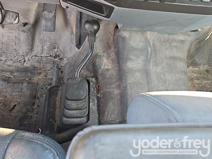 2016-ford-f550-image-26