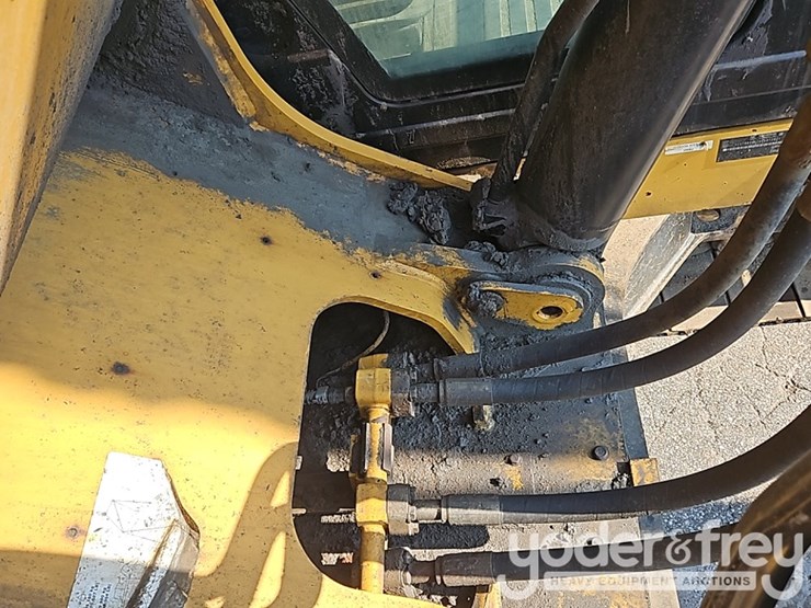 2019-caterpillar-336-image-40