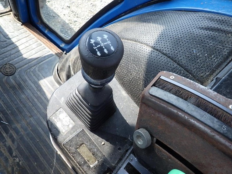 ford-8830-image-23