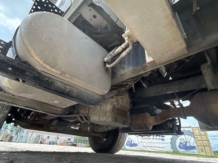 2013-international-durastar-4400-image-38