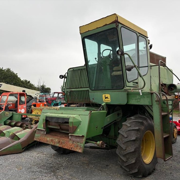 JOHN DEERE 4400