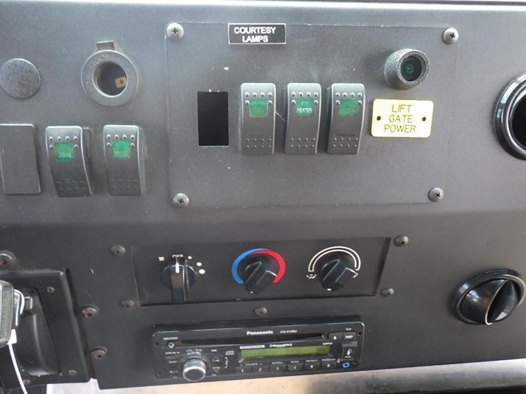 2012-freightliner-mt55-image-23