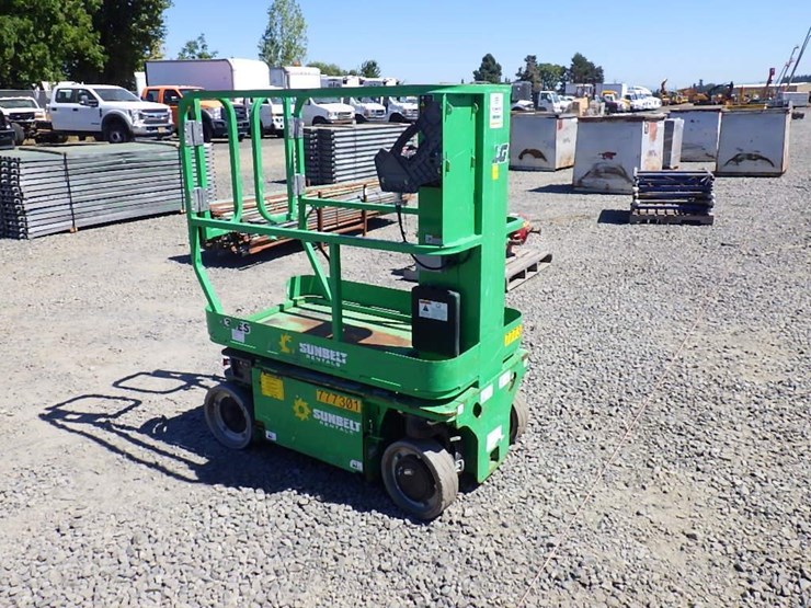 2015-jlg-1230es-image-2