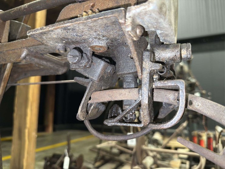 industrial-guillotine-paper-cutter-image-31