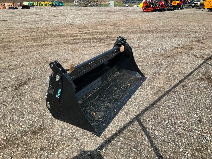 #1393-•-unused-skid-steer-4-in-1bucket-image-1